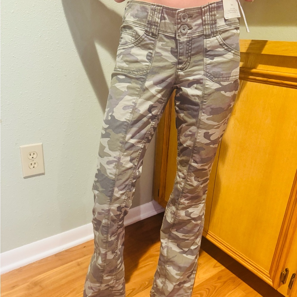 Hollister ultra low rise Camouflage Cargo Pants size 00-R